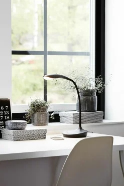 Sklep Kaja Czarna ledowa lampka biurkowa z gniazdem USB 106094 | Kaja Oświetlenie