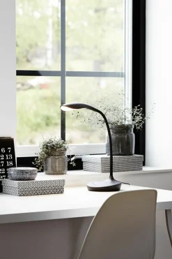 Sklep Kaja Czarna ledowa lampka biurkowa z gniazdem USB 106094 | Kaja Oświetlenie