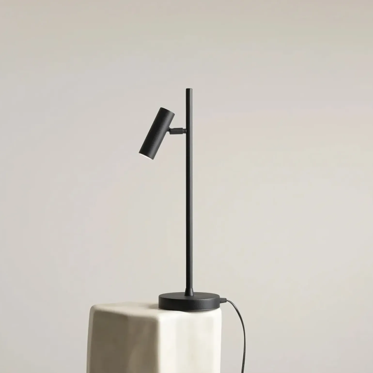 Sklep Kaja Czarna, loftowa, prosta lampka biurkowa 1104B1 TREVO | Kaja