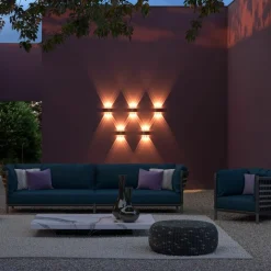 Sklep Kaja Czarna, płaska lampa na elewację 16,5cm O417WL-L6B3K z serii STRATO