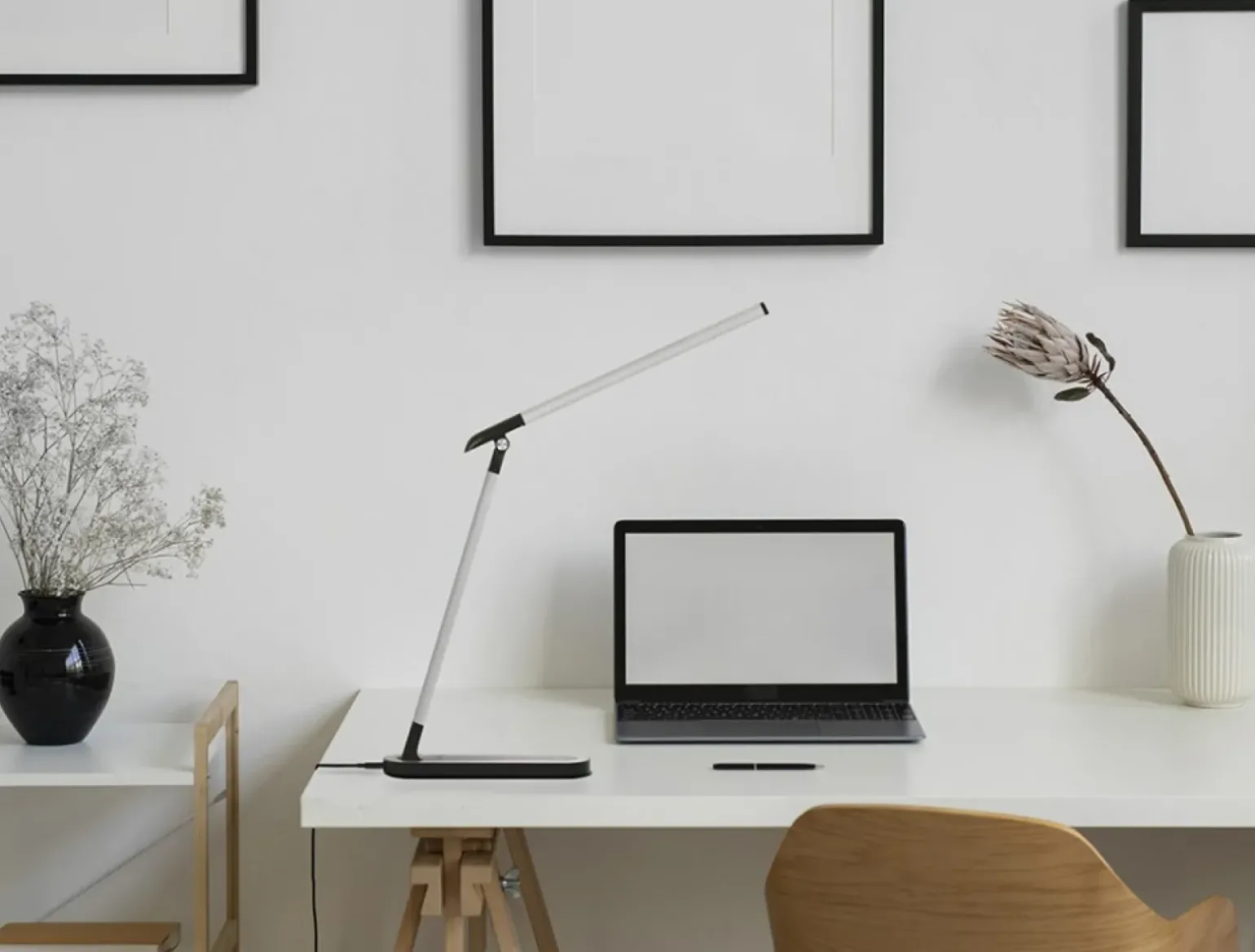 Dzieci Sklep Kaja Czarno-srebrna, ledowa lampka biurkowa K-MT-206 CZARNY z serii NIKO