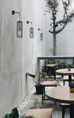 Sklep Kaja Czarno-złoty kinkiet z ozdobnym kloszem K-4939 | Kaja Oświetlenie