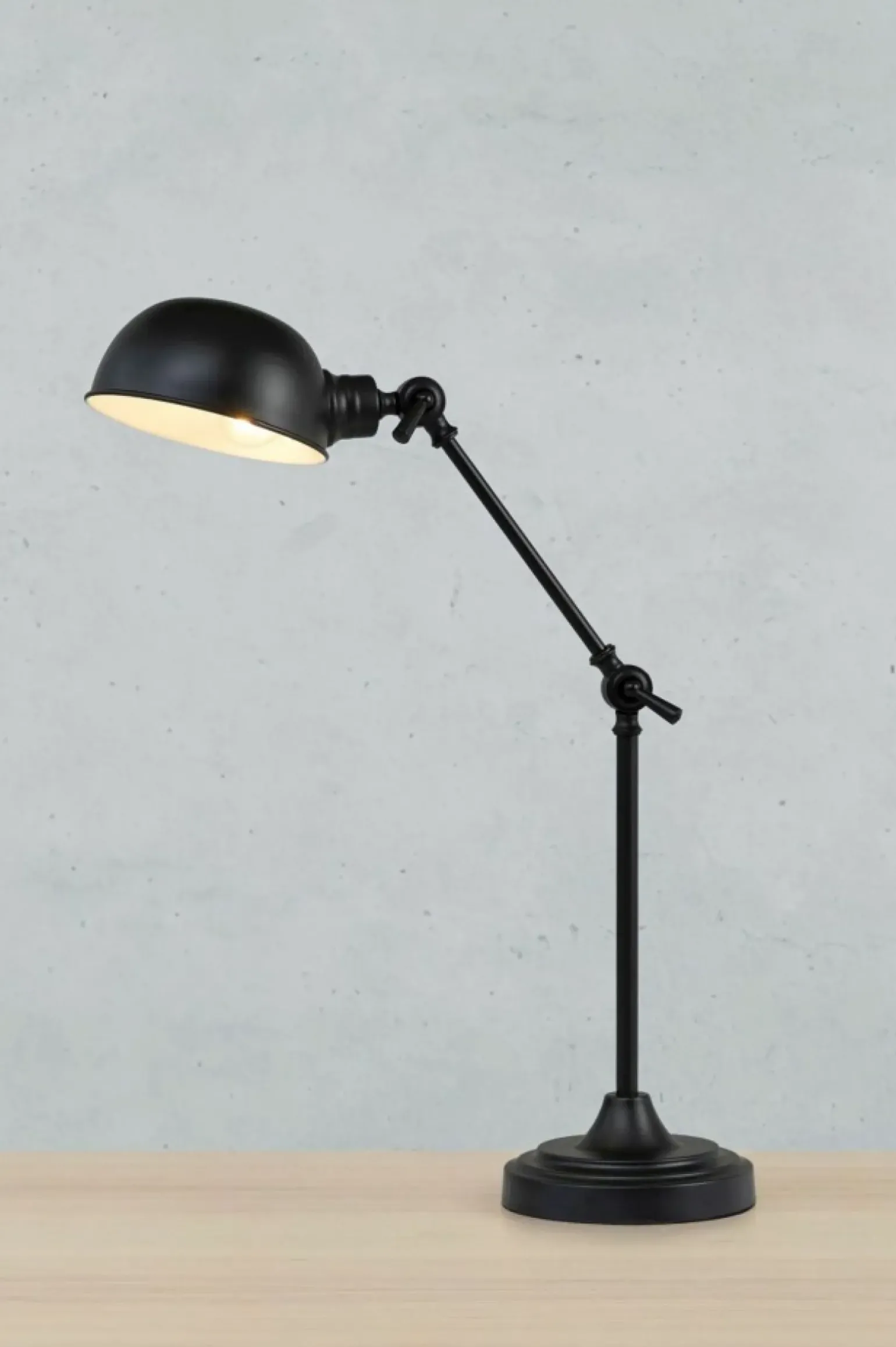 Sklep Kaja Designerska, czarna lampka do stylowego biura 108584 z serii PORTLAND