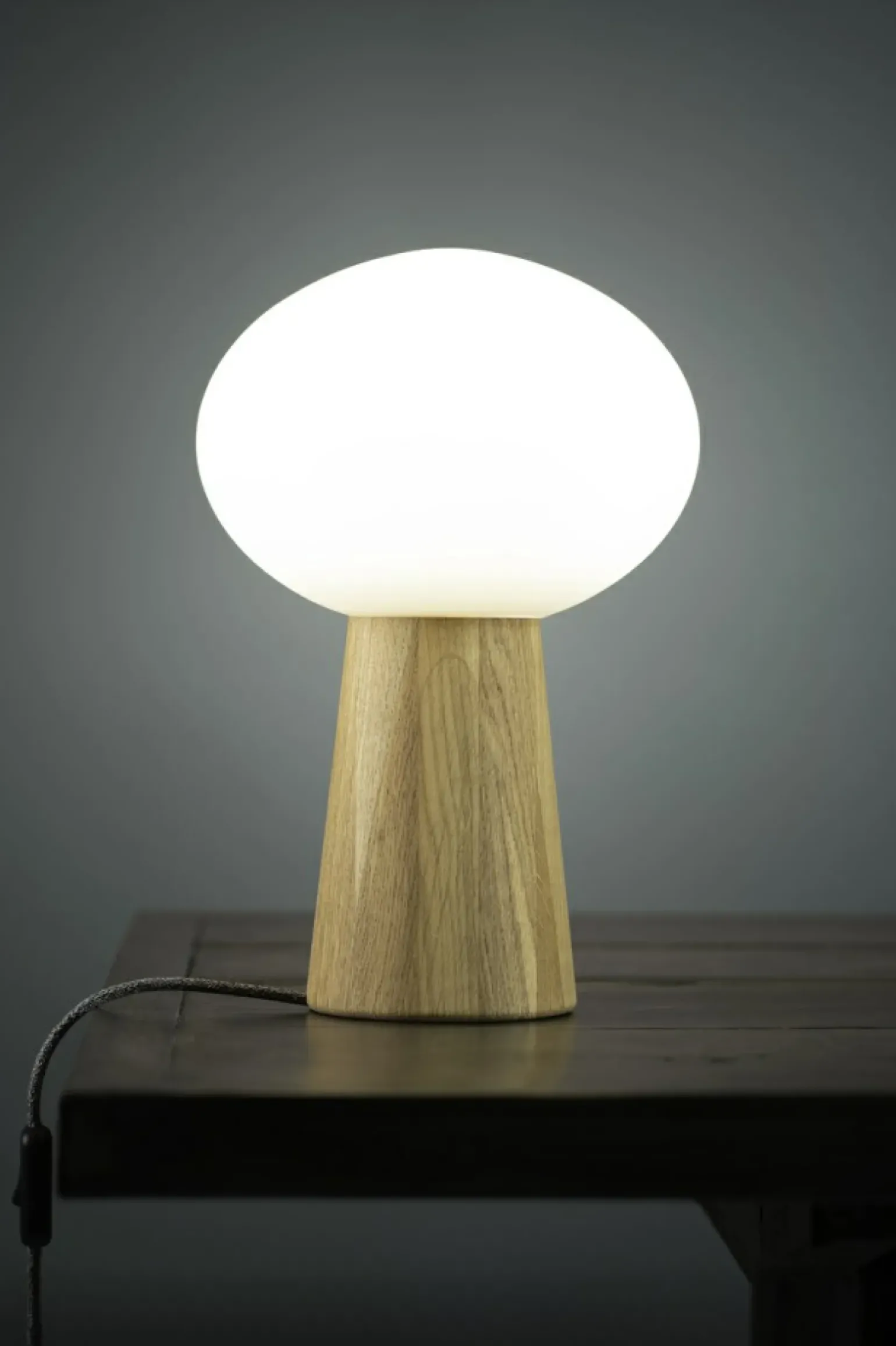 Sklep Kaja Designerska lampka z drewnianą podstawą 108409 z serii PATER | Kaja