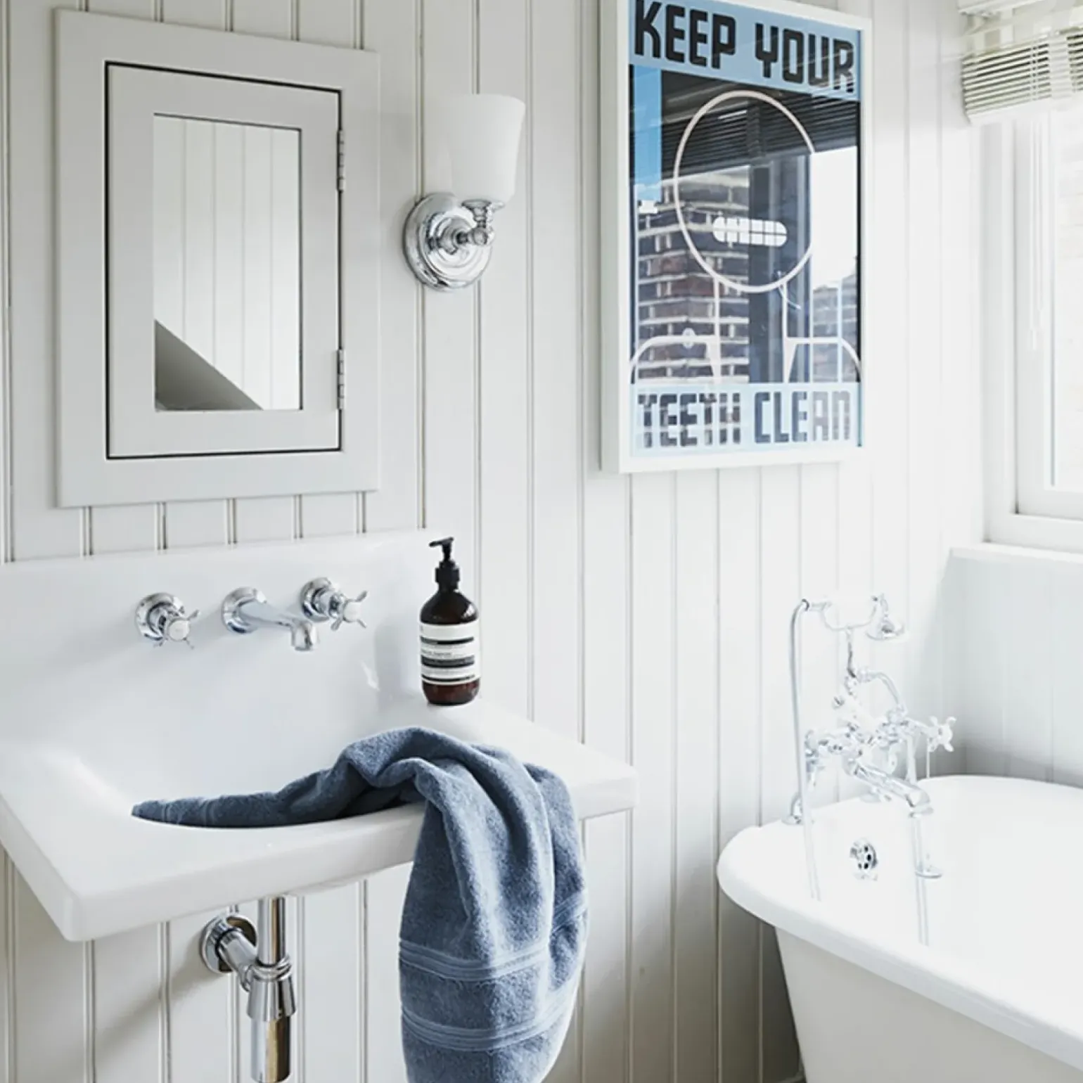 Sklep Kaja Kinkiet do łazienki, IP44 FE-HUGOLAKE1BATH z serii HUGUENOT LAKE