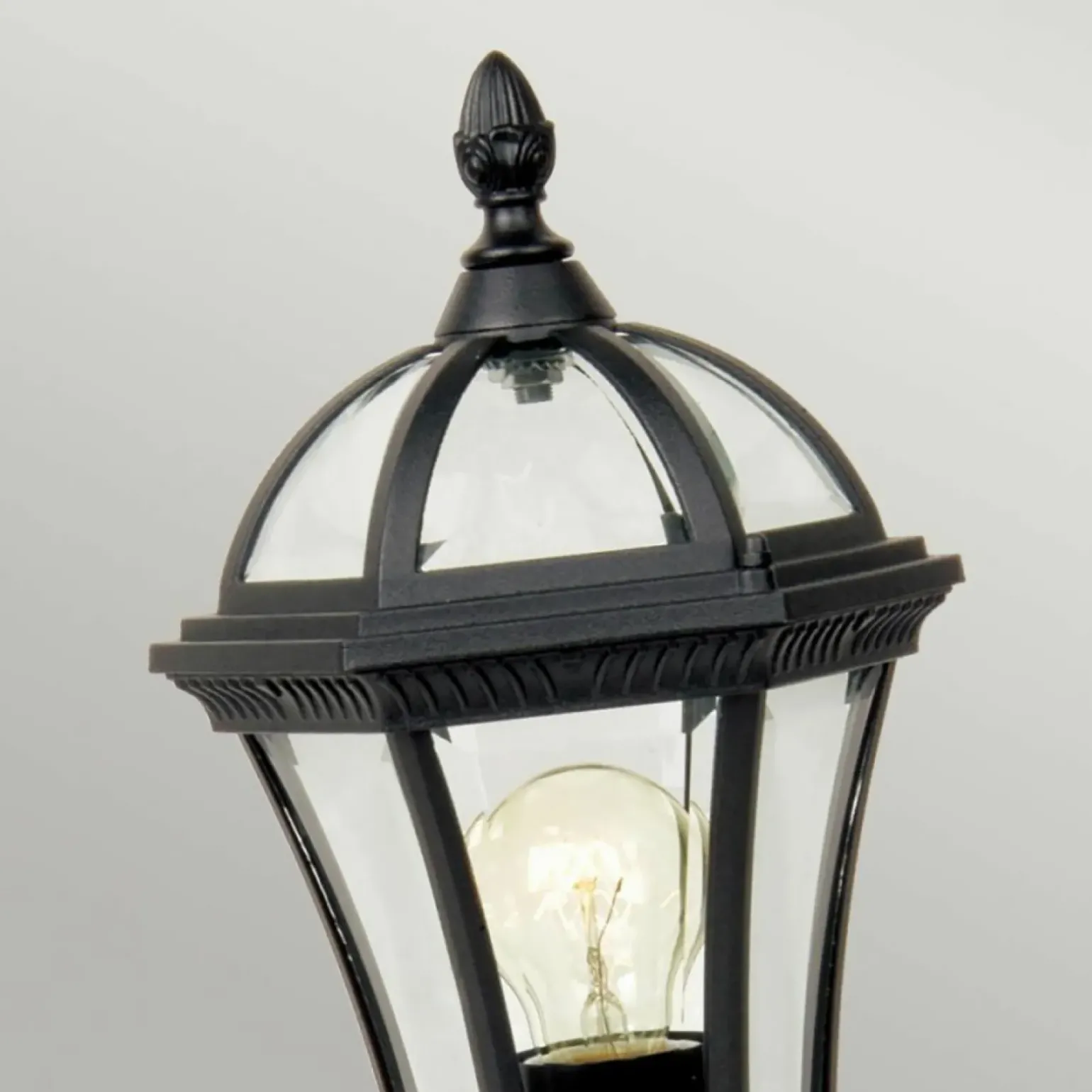 Sklep Kaja Lampa stojąca, cokołowa, czarna GZH-LB3 z serii LEDBURY