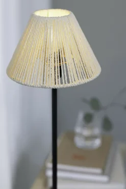 Sklep Kaja Lampa stojąca w stylu eco, z plecionym abażurem 108445 z serii CORDA