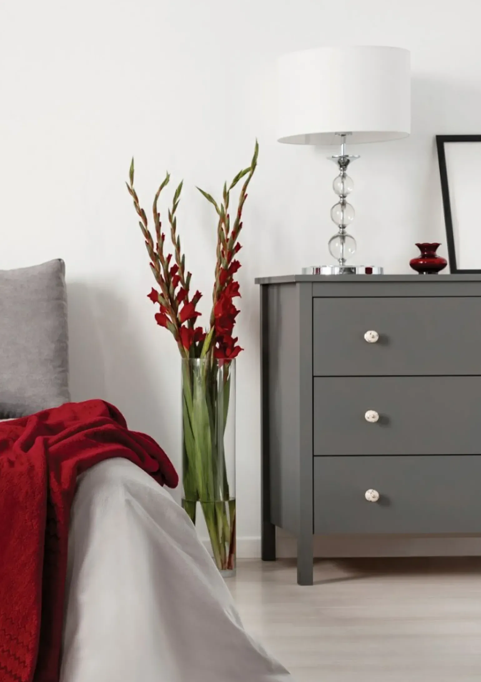 Sklep Kaja Lampka glamour, idealna na szafkę nocną RLT93163-1GW z serii REA II