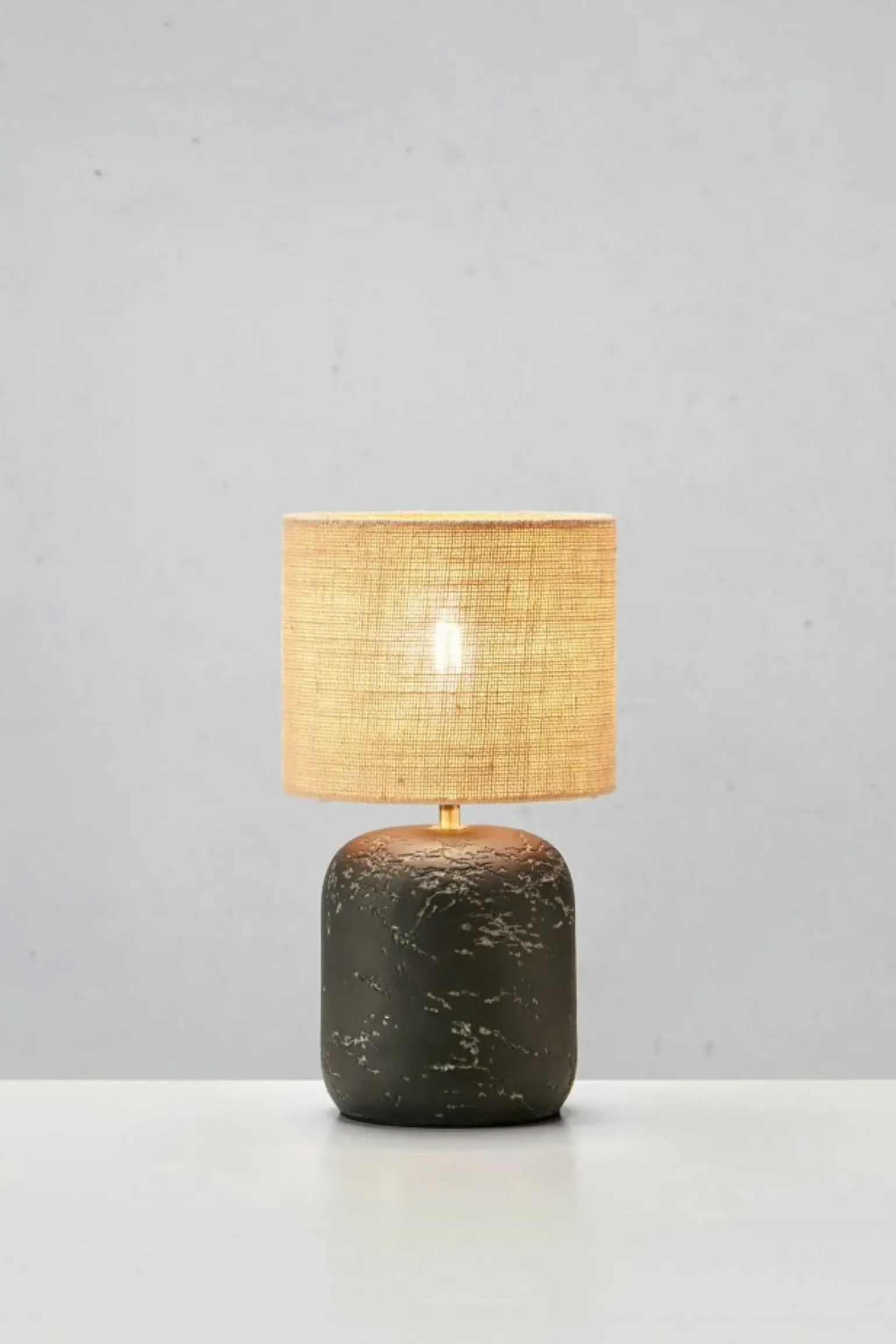 Sklep Kaja Lampka nocna na betonowej postawie 108684 MONTAGNA | Kaja Oświetlenie