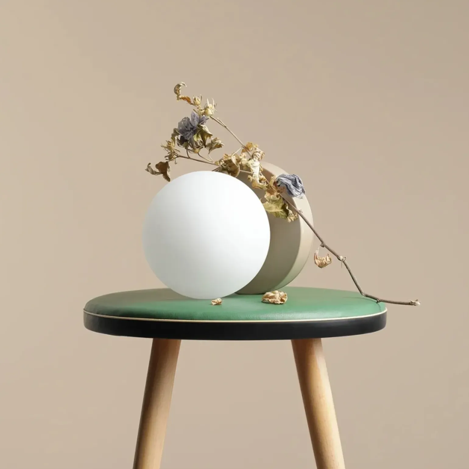 Sklep Kaja Lampka stołowa do salonu modern glamour 1076B17_S z serii BALL | Kaja