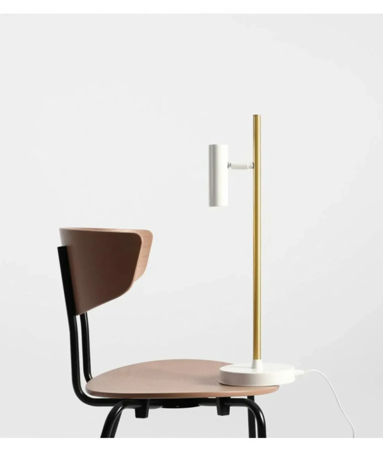 Sklep Kaja Lampka stołowa w stylu skandynawskim, do biura 1097B40 z serii TREVO