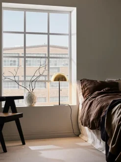 Sklep Kaja Lampka stołowa z kloszem w kolorze mosiądzu 108257 | Kaja Oświetlenie