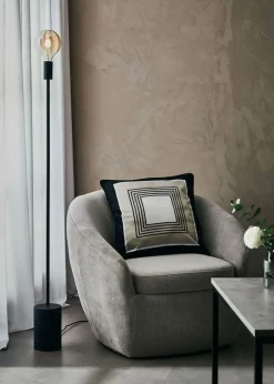 Sklep Kaja Minimalistyczna czarna lampa podłogowa 108110 | Kaja Oświetlenie