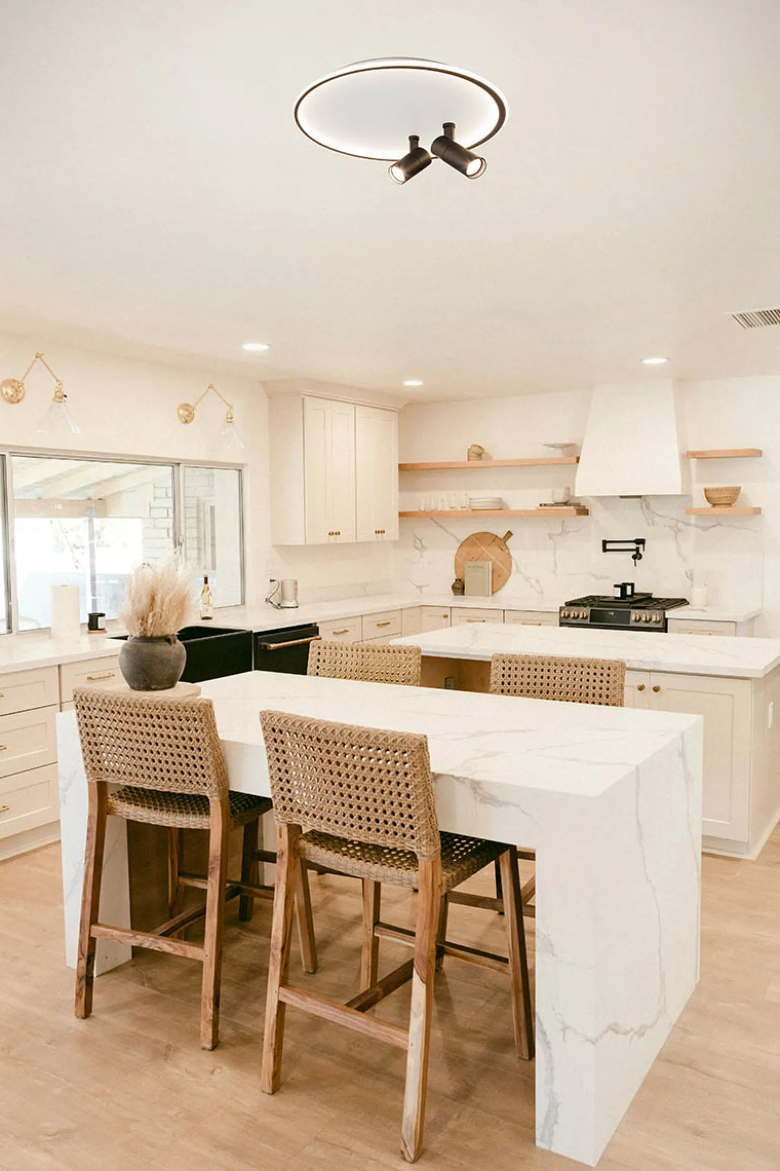 Sklep Kaja Plafon z wbudowanym LED-em, z reflektorami K-8192 z serii LOGAN | Kaja Oświetlen