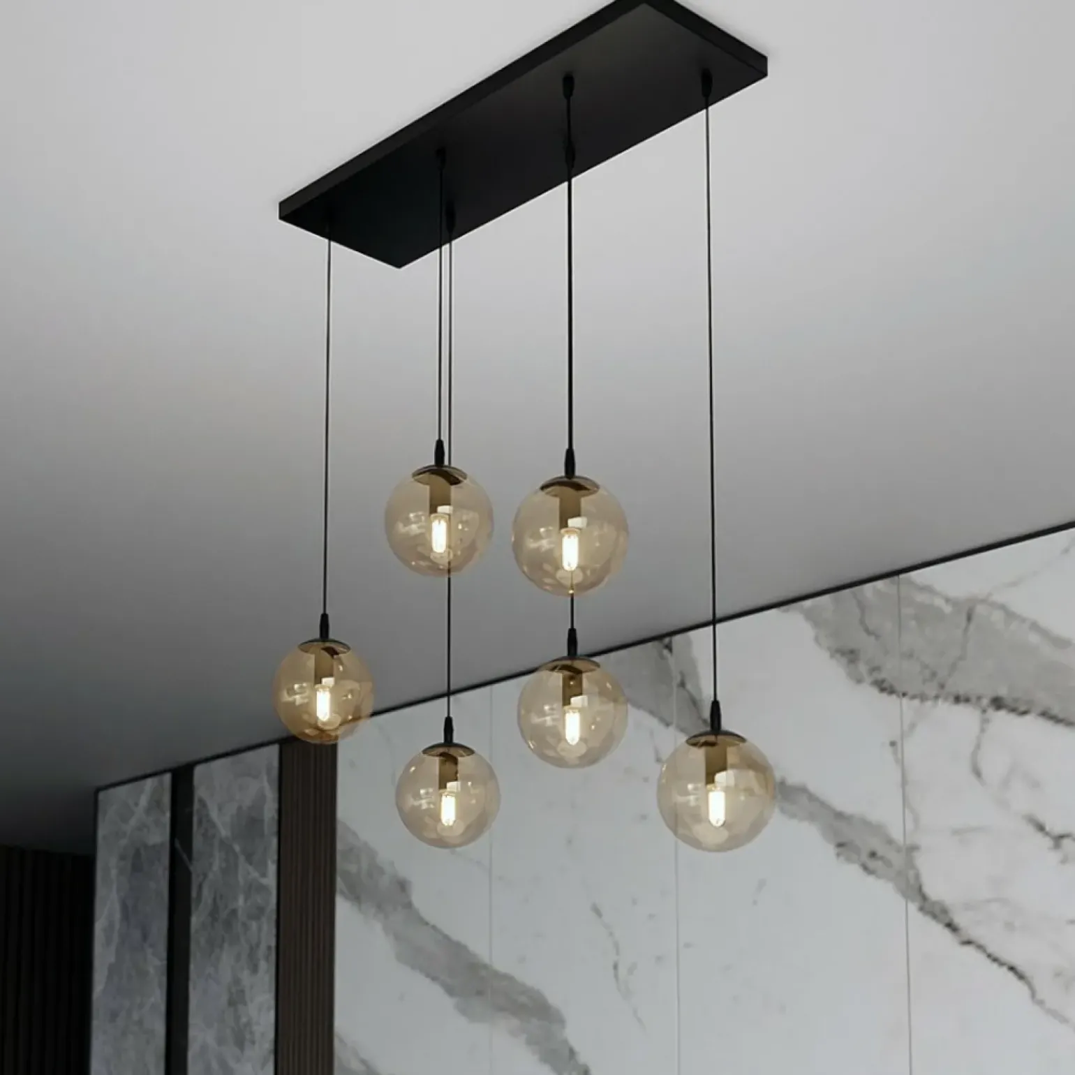 Best Stylowa lampa wisząca na listwie w kolorze miodu 713/6 | Kaja Żyrandole Nowoczesne