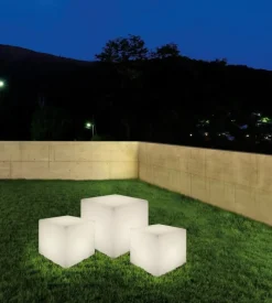 Sklep Kaja Zewnętrzna, biała lampa stojąca, do ogrodu 8965 | Kaja Oświetlenie